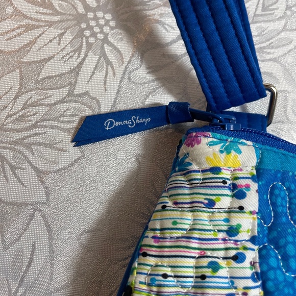 Donna Sharp Quilted Crossbody Handbag - Picture 3 of 8